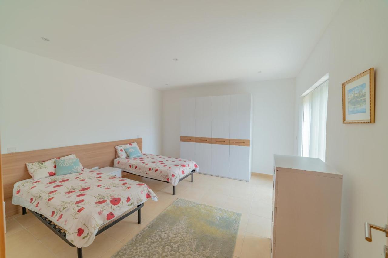 Apartment Luxury Seaview & Pool-hosted By Sweetstay