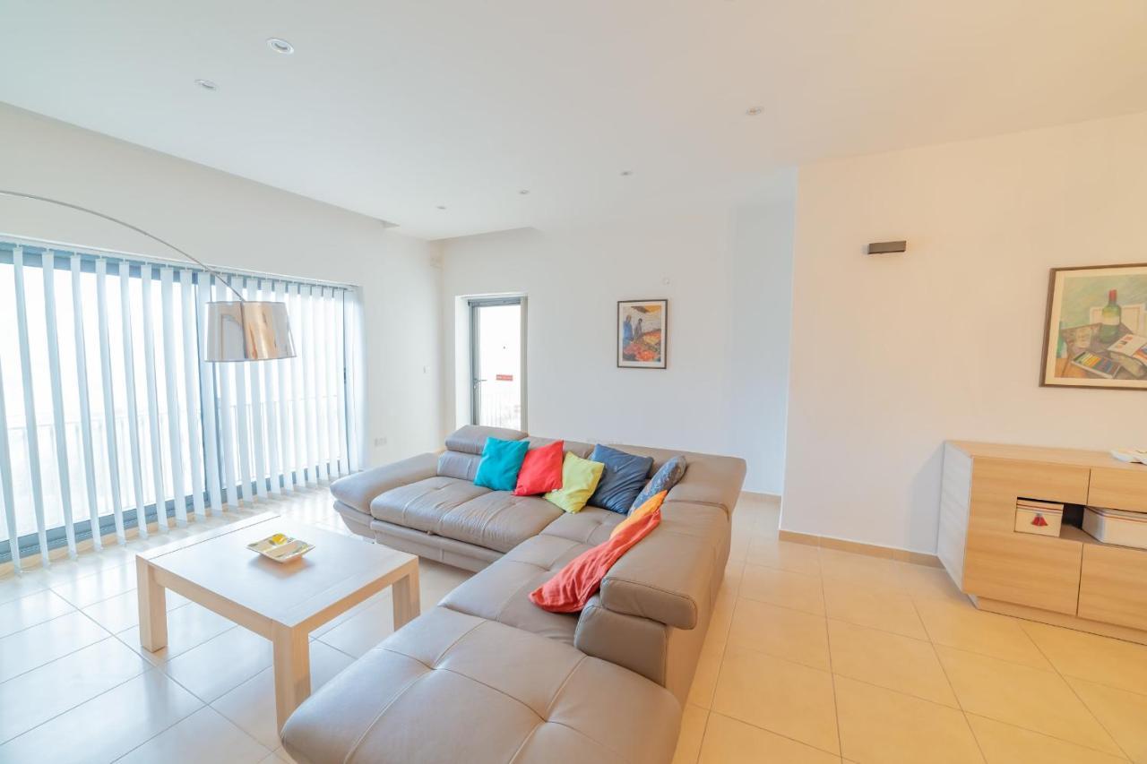 Apartment Luxury Seaview & Pool-hosted By Sweetstay Mellieha