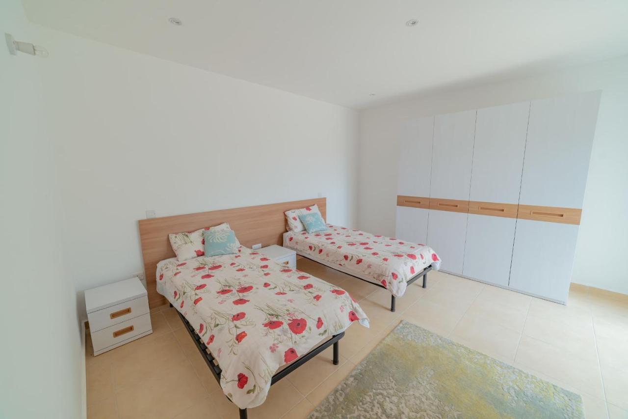 Luxury Seaview & Pool-hosted By Sweetstay Apartment