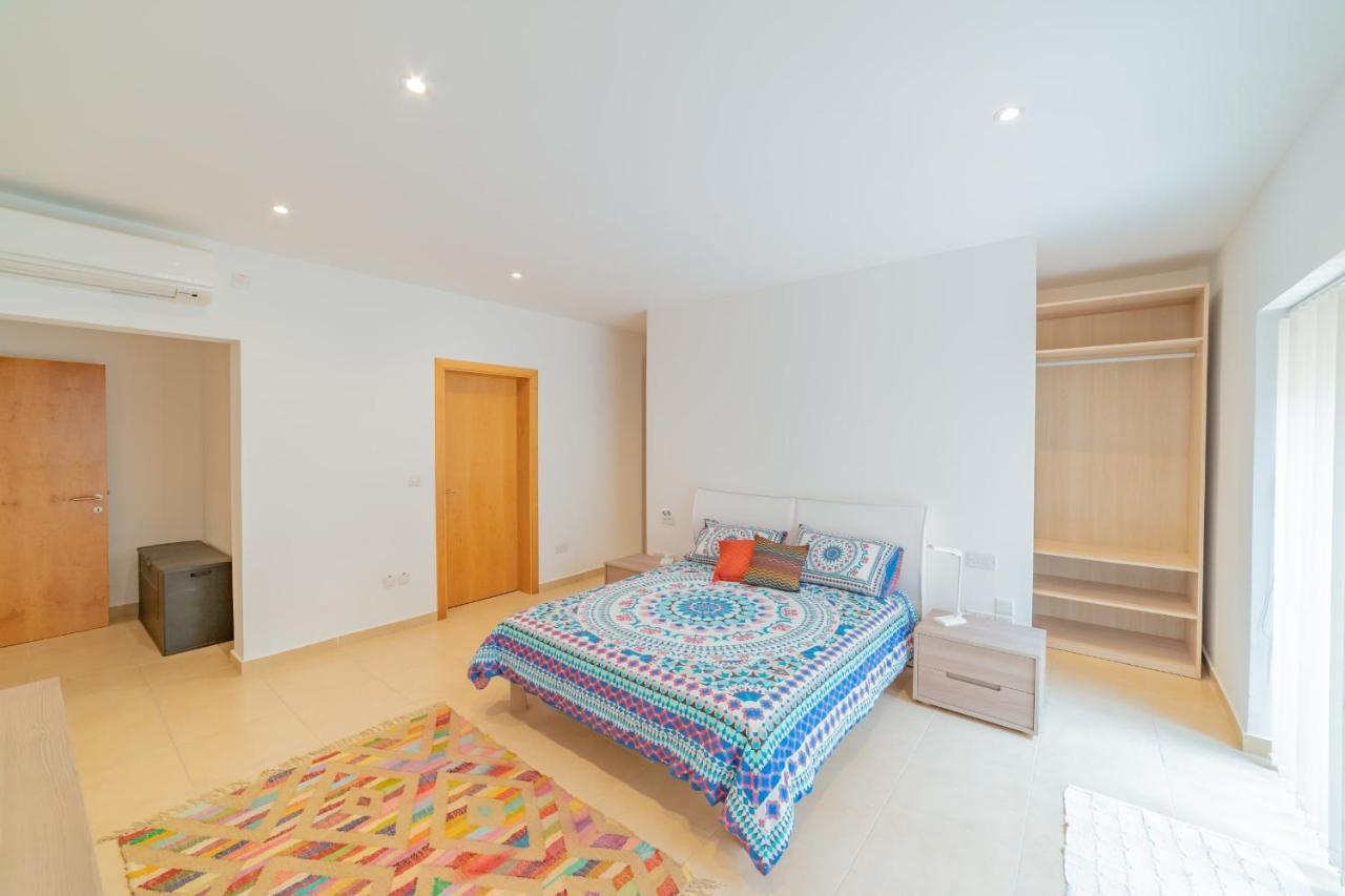 Luxury Seaview & Pool-hosted By Sweetstay Apartment