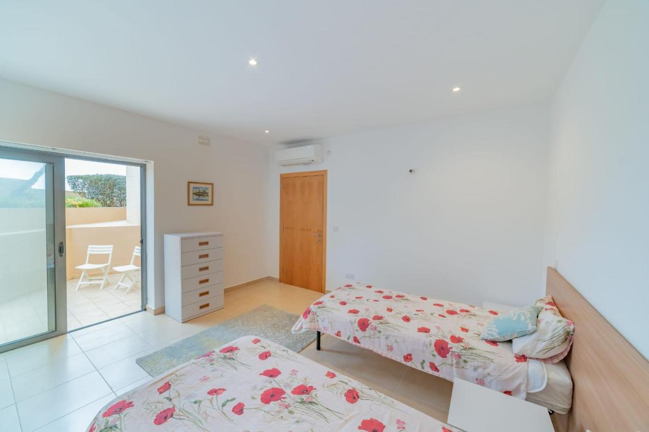 Luxury Seaview & Pool-hosted By Sweetstay Mellieha