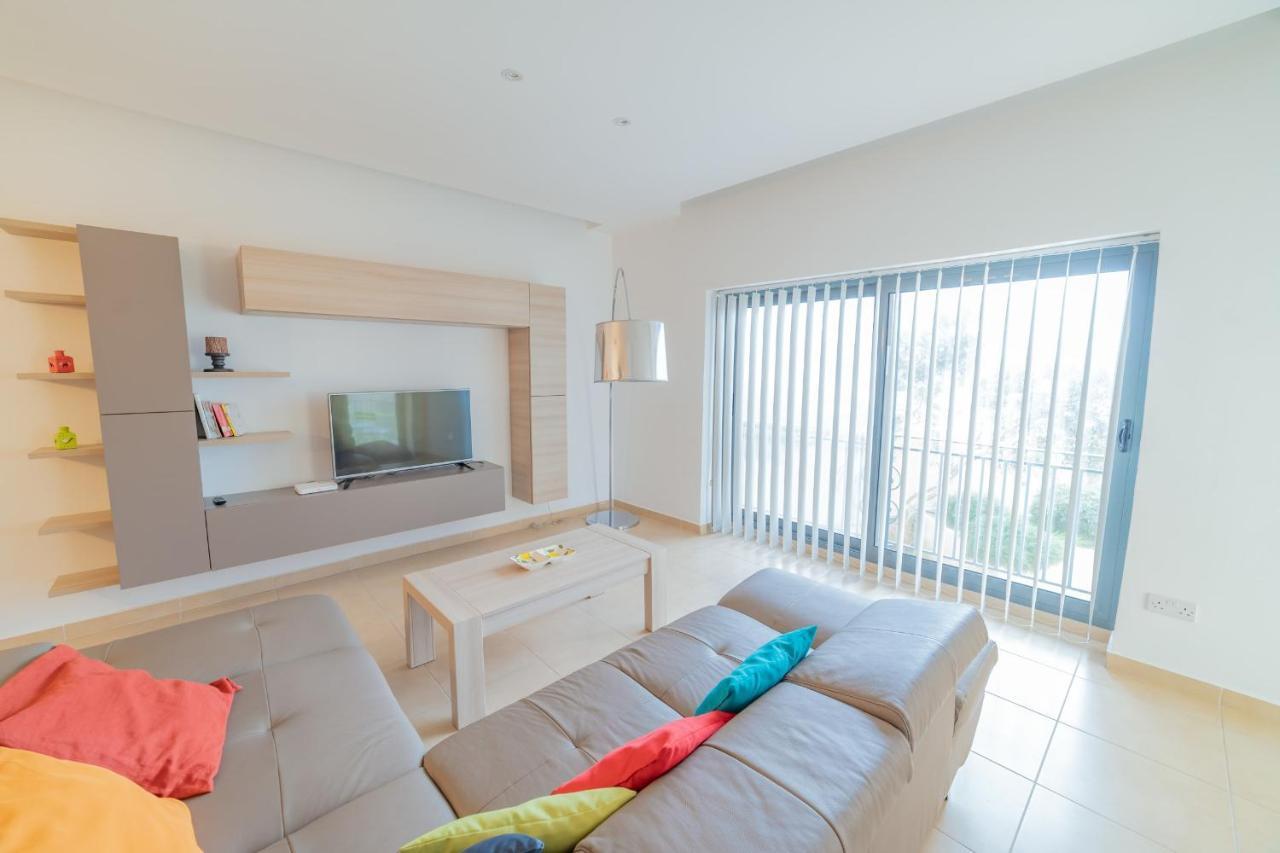 Luxury Seaview & Pool-hosted By Sweetstay Appartement