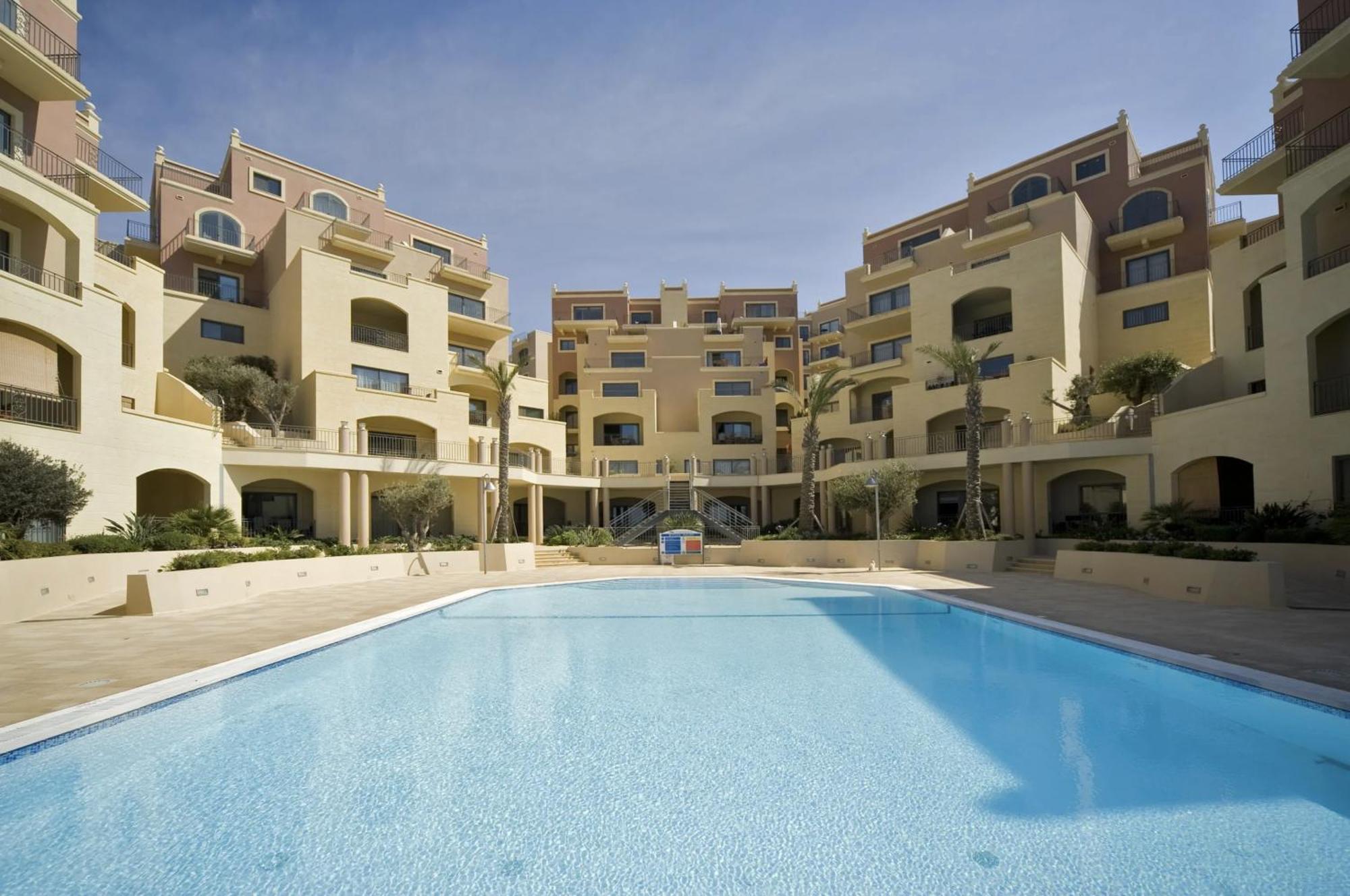 Luxury Seaview & Pool-hosted By Sweetstay Appartement Mellieħa
